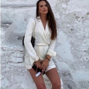 Zara Cream Satin Effect Wrap Mini Dress Size XS . Style 8342/112733